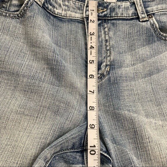 Chico’s Platinum denim light wash ultimate fit slim leg jeans - Picture 13 of 17